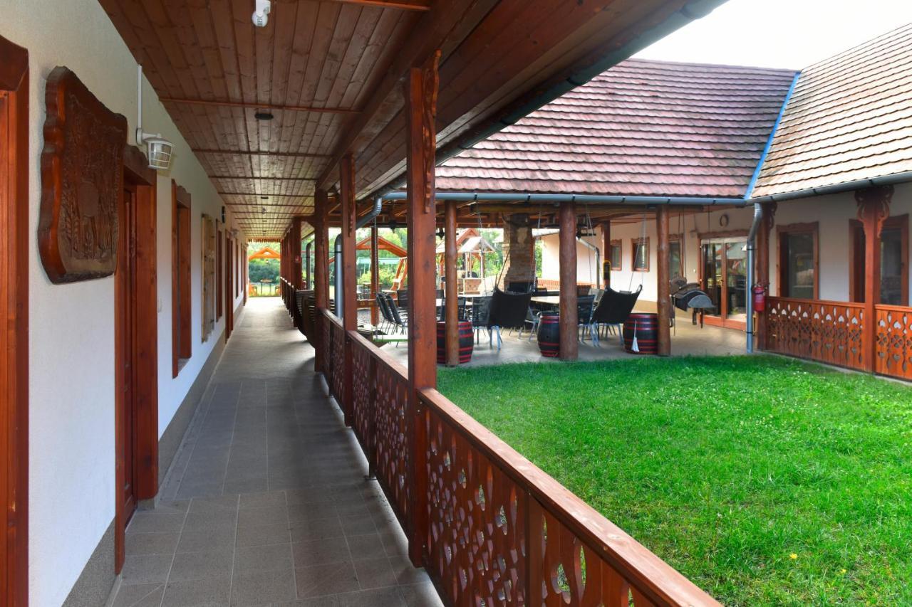 Nyakiglab Villa Szegi Экстерьер фото