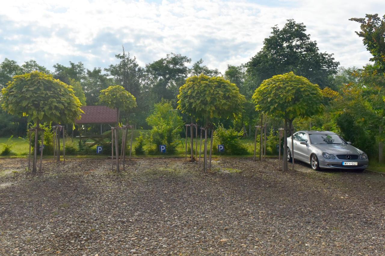 Nyakiglab Villa Szegi Экстерьер фото